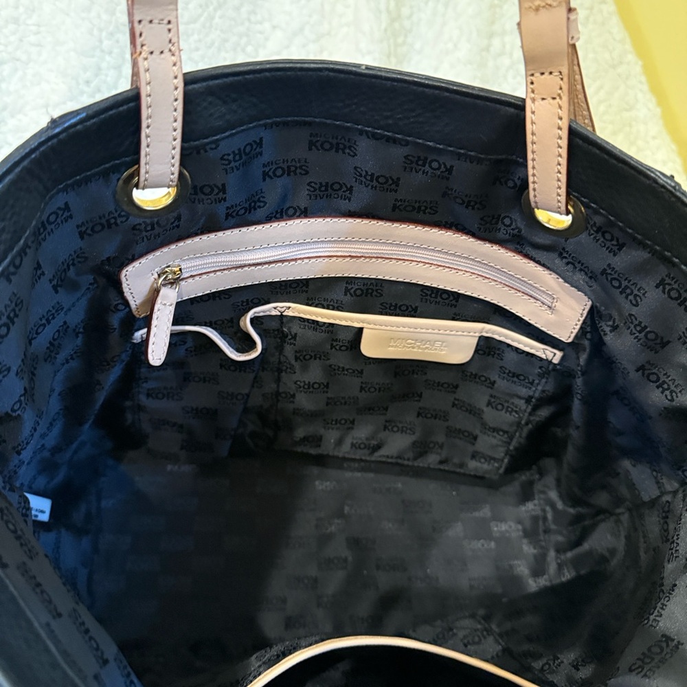 Michael Kors jet set Bedford style tote - Picture 6 of 11